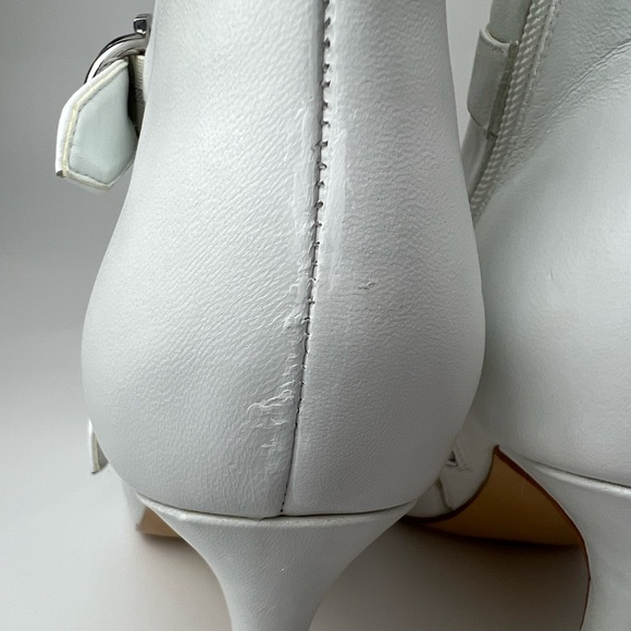 Guess Wardyn White Peep Toe Ankle Booties Buckle Strap Stiletto Heels Size 8 - Picture 13 of 15